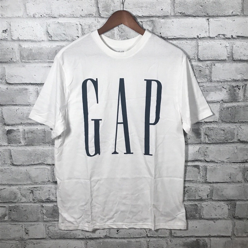 GAP Logo T-Shirt Medium NWOT